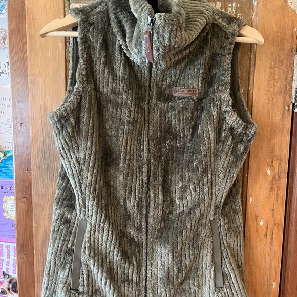 Columbia Women's Fire Side Sherpa Vest - Picture 2 of 9